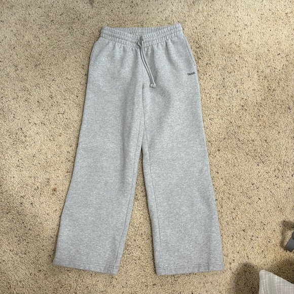 Aritzia Pants - TNA by Aritzia Boyfriend Sweatpants